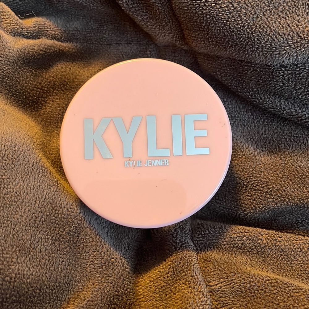 kylie cosmetics setting powder
